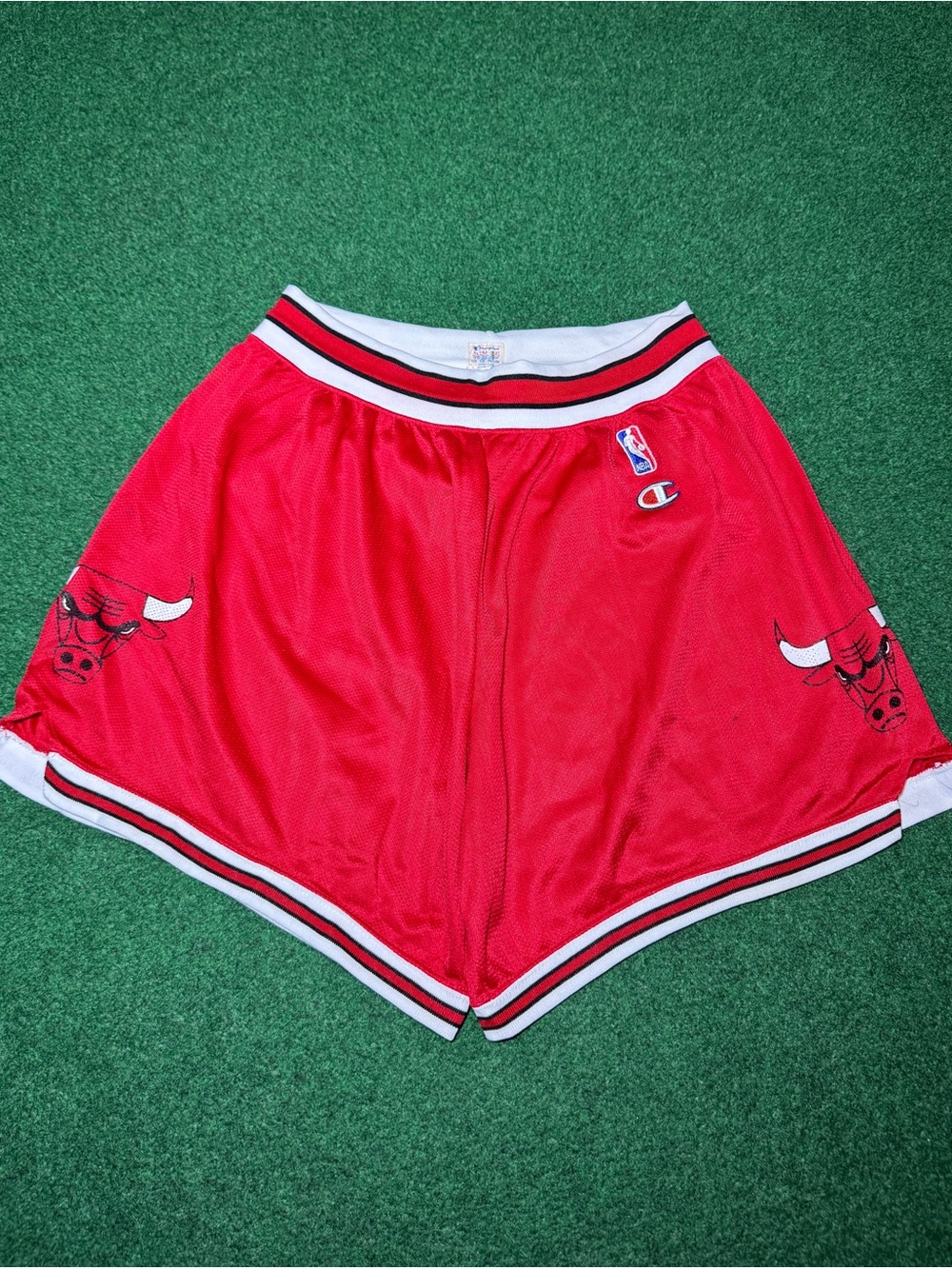 Vintage 90s Michael Jordan Era Chicago Bulls Basketball Shorts, Mesh Champion XL